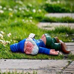 Mmgoqqt - Grappige tuinkabouter - Tuinkabouter van hars - Dronken kabouterbeeld - Huissculptuur - Tuinsculptuur - Gazonsculptuur - Portieksculptuur - Decoratief buitensculptuur - Cadeau