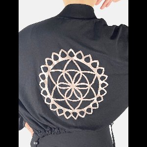 Namastae® Yoga vest dames | Dames vest | Yoga kleding | Lange mouw | Zwart | Met Mandala print | Maat M | Maat 38