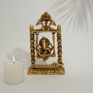 Ganesha op schommel - hoge kwaliteit messing 1,6 kg