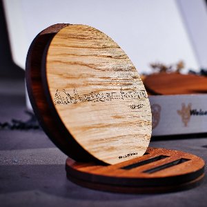 Skyline Onderzetters Doesburg - Eiken en noten hout - 4 stuk(s) + houder - Ø 9 cm Rond - Cadeau - Woon decoratie - Woonkamer - WoodWideCities
