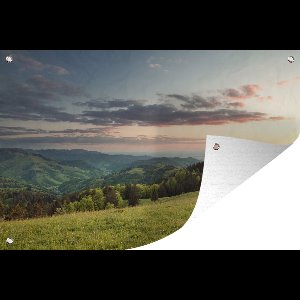 Tuindecoratie Uitkijkend naar het Zwarte Woud in Duitsland met een kleurrijke hemel - 60x40 cm - Tuinposter - Tuindoek - Buitenposter