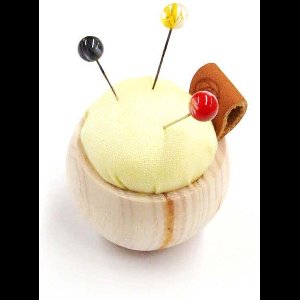 Cohana Banshu speldenkussen van cypress (geel)