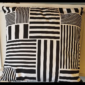 Klippan, retro sierkussen, zwart wit, cotton. 45x 45cm