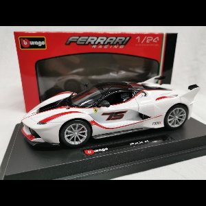Bburago  FERRARI FXX-K wit schaalmodel 1:24