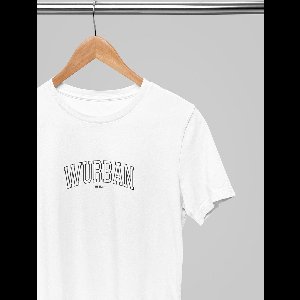 Shirt - Varsity classic - Wurban Wear | Grappig shirt | Merk kleding | Unisex tshirt | Techno outfit | Gym shirt | Merk t shirt | Streetwear | Sport shirt | Varsity shirt | Wit & Blauw