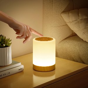 Crrynuo Oplaadbaar Nachtlampje - 1 Stuk - Houtlook Design - Draadloze Voedingslamp - 13 Kleuren - 3 Helderheidsniveaus - Timerfunctie - Touch & Afstandsbediening - 1500mAh Batterij