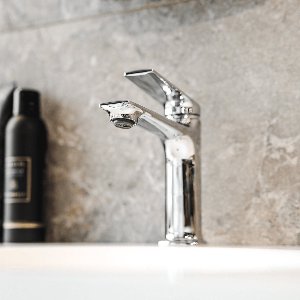 EcoRain© 30% Waterbesparende Wastafelkraan Olivia van RVS 304 en Messing - Universele Aansluiting - Anti-Kras Coating - Behoud Waterdruk - 5 Jaar Garantie - Chroom