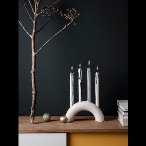 Ferm Living Bow Boog Kandelaar / Kaarsenhouder  Wit Marmer 25*12.5cm