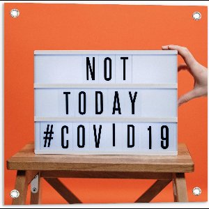 Tuinposter – "Not Today Covid19" Letterbord met Oranje Achtergrond - 50x50cm Foto op Tuinposter  (wanddecoratie voor buiten en binnen)