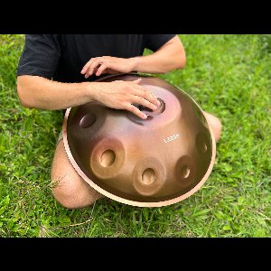 LIDAH® Handpan - Ember Steel Hand Pan - D Mineur Kurd 10 - D-Mineur Steel Drum - 53 cm