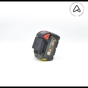 Milwaukee 18V Batterij/Accu Bevestiging Beugel | Eenvoudige Montage aan Muur - Kleur Rood