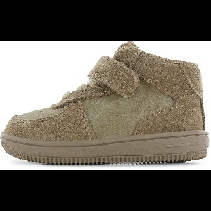 Go Banana’s taupe sneaker