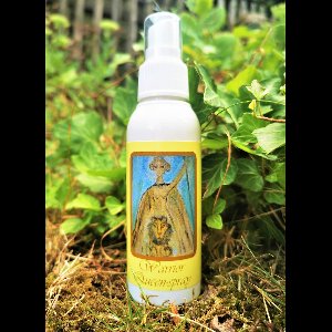 Warrior Queen Spray - Magical Aura Chakra Spray - In the Light of the Goddess by Lieve Volcke - 100 ml