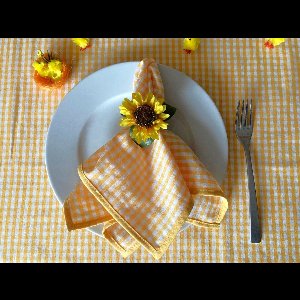 Rond Tafelkleed – Geel-Wit Fijn Geruit – 200cm rond - 0,5 cm Ruit – Strijkvrij – Met Biesband – Voor Binnen & Buiten – Paasdecoratie