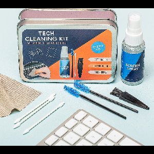 Tech Cleaning Kit van Fizzcreations