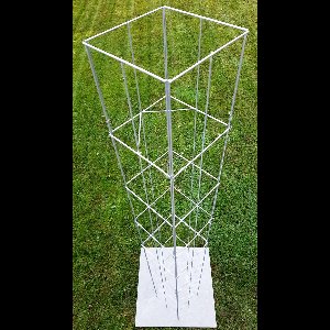 Plantenrek - Draadzuil - Draadrek - Plantensteunen - draadzuil vierkant 1952 mm lang met pootjes