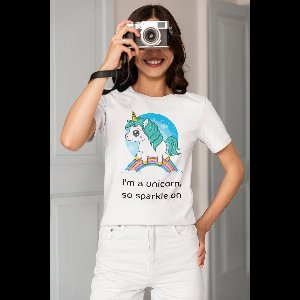 Shirt - I'm a unicorn so sparkle on - Wurban Wear | Grappig shirt | Leuk cadeau | Unisex tshirt | Unicorn | Eenhoorn | Sprookjeswonderland | Regenboog | Dieren | Wit