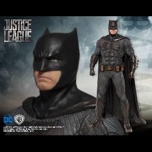 DC Comics: Justice League Movie - Batman Artfx+ PVC Statue