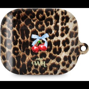 xoxo Wildhearts hoesje geschikt voor AirPods Pro 3 - Berry Wild - Ook als telefoonhoesje verkrijgbaar - schokbestendige case - koptelefoonhoes - Beschermhoes met met tijgerprint / luipaardprint - kers print - dierenprint hoesje - kersen panterprint