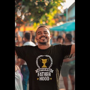 Shirt - Fatherhood unlocked - Wurban Wear | Grappig shirt | Leuk cadeau | Unisex tshirt | Vaderdag cadeau | Cadeau voor vader | Voetbal | Gewichten | Zwart