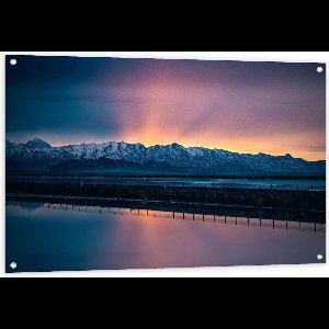 Tuinposter – Landschap met Lichtstraal  - 120x80cm Foto op Tuinposter  (wanddecoratie voor buiten en binnen)