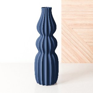 Fleuriek - Kleine vaas Blauw - H30 cm - Smalle vloervaas of decoratieve bloemen vaas, gekleurde design vaas van kunststof - Vensterbankvaas