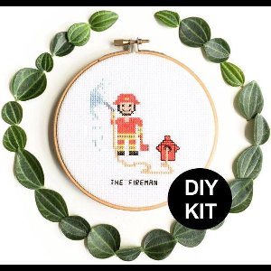 Brandweer borduurpakket | Borduurpakket voor volwassenen | cadeau voor brandweerman | Borduurpakket inclusief borduurring, DMC borduurgaren, Aida borduurstof, borduurnaald en instructies
