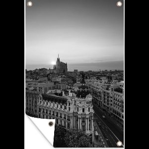 Tuinposter - Tuindoek - Tuinposters buiten - Madrid - Centrum - Zwart - Wit - 80x120 cm - Tuin