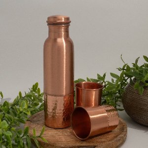 Puur koperen set van fles sequence ± 950 ml met 2 rechte bekers