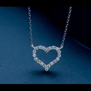 Selevie Hartvormige Zilveren Ketting met hart van Moissanite stenen - heartshape