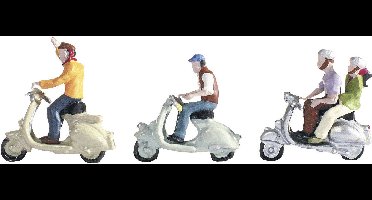 NOCH N Scooterrijders Geverfd, Staand