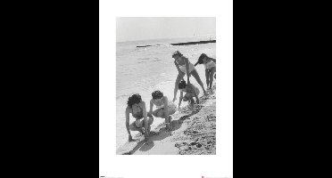 Kunstdruk Time Life - Models Playing Leap Frog 60x80cm