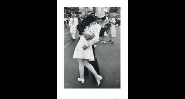 Kunstdruk Time Life - War Time Kiss 50x70cm