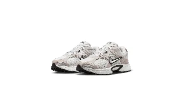 Nike V5 RNR Suede Sneakers Heren Wit/Beige - Maat 42.5 - Kleur: BeigeWit | Soccerfanshop