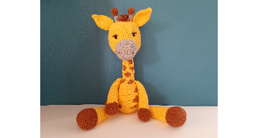 Haakpatroon byClaire Giraffe Heleen XL