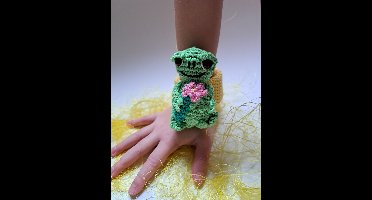 Haakpakket byClaire Klaparmband kikker Jip