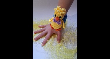 Haakpakket byClaire Klaparmband kuikentje Pluis