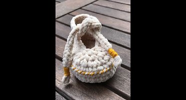 Haakpatroon ByClaire Slofjes met sluitkoordjes