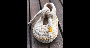 Haakpakket byClaire Slofjes met sluitkoordjes