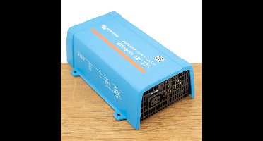 Phoenix 48/375 Omvormer - IEC contactdoos