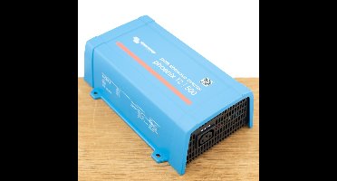 Phoenix 12/500 Omvormer - IEC contactdoos