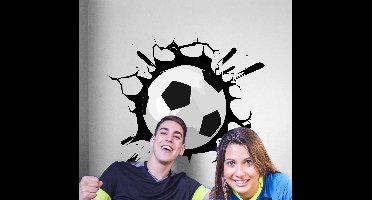 Muursticker voetbal met bal door de muur