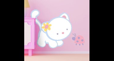 Sticker wit katje en lieveheersbeestje