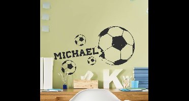 Muursticker voetbal voetballen met naam