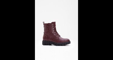 Veterboots met profielzool