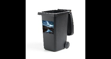 Container sticker Woeste Natuur - Woeste blikseminslag boven de rotsen in Minnesota Klikosticker - 40x40 cm - kliko sticker - weerbestendige containersticker