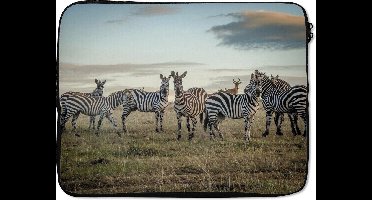 Laptophoes 15.6 inch - Zebra's in Kenia - Laptop sleeve - Binnenmaat 37x26 cm - Zwarte achterkant