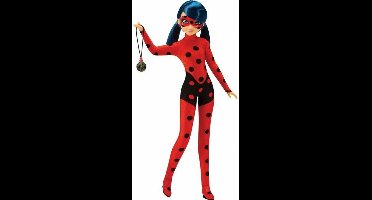 Bandai - Miraculous - Pop - Marinette - Lieveheersbeestje Geluksbrenger - 26 cm Gelede Modepop - P50012