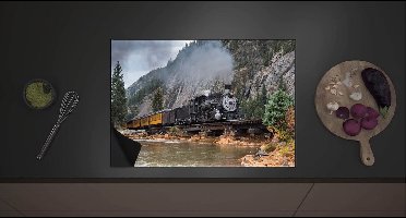 Inductieplaat Beschermer - Rijdende Stoomtrein langs het Water en Bergen - 70x52 cm - 2 mm Dik - Inductie Beschermer met zwarte kern