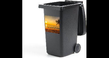 Container sticker Palmboom - Strand - Zonsondergang - Zee - 40x40 cm - Kliko sticker